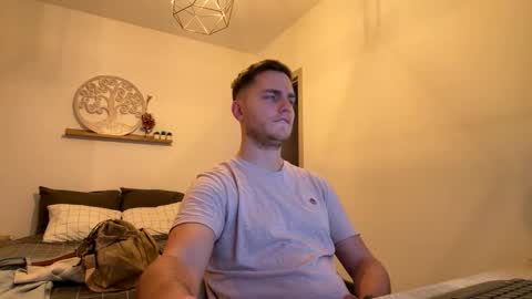 syl092 online show from February 2026 05:07:02 PM