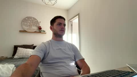 syl092 online show from April 2026 05:19:02 PM