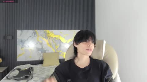 sylasfrost online show from December 2025 07:21:02 PM