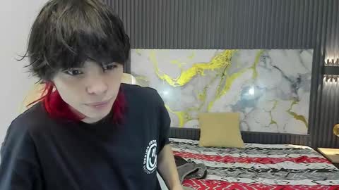 sylasfrost online show from December 2025 07:54:02 PM