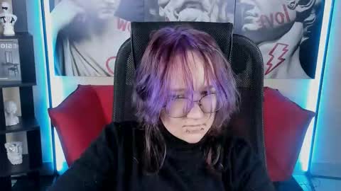 syllviareed online show from December 2025 08:10:01 AM