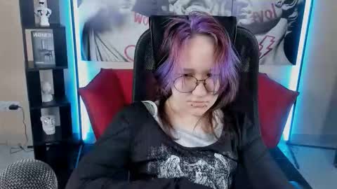 syllviareed online show from December 2025 07:16:02 AM