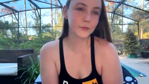 Snapshot of syndica chatting on January 2025 09:46:01 PM Jennah online show from January 2025 09:46:01 PM