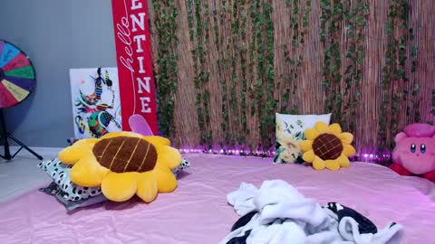 Snapshot of syndica chatting on February 2025 06:02:02 PM Jennah online show from February 2025 06:02:02 PM