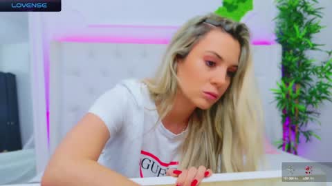 Arianna online show from December 2024 02:10:02 PM