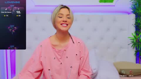 Arianna online show from January 2025 07:53:01 PM