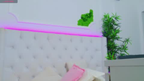 Arianna online show from January 2025 07:51:02 PM