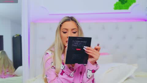 Arianna online show from January 2025 04:11:02 PM