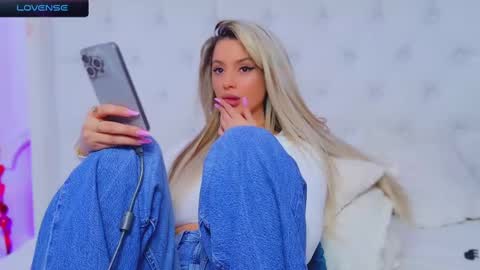 Arianna online show from February 2025 07:41:01 PM