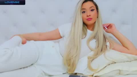 Arianna online show from February 2025 04:15:01 PM