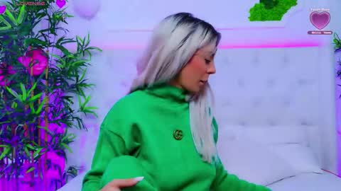 Arianna online show from September 2025 12:21:02 PM