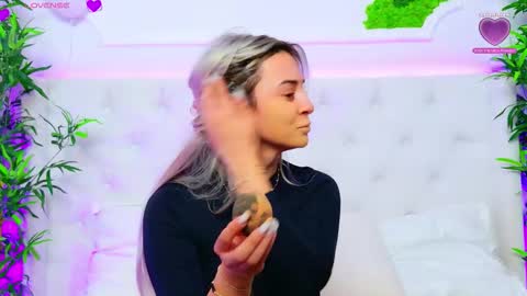 Arianna online show from October 2025 02:47:01 PM