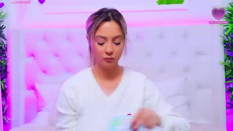 Arianna online show from December 2025 01:19:01 PM