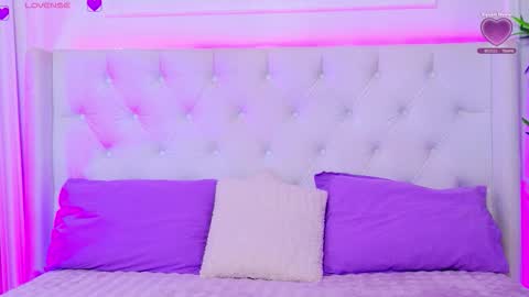 Arianna online show from March 2026 01:06:01 PM