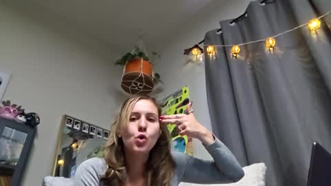 Snapshot of taishabubblebutt chatting on December 2024 06:10:01 PM Taishabubblebutt online show from December 2024 06:10:01 PM