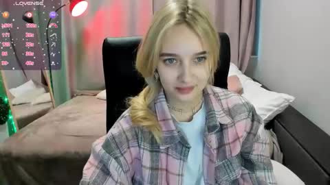 Taisia online show from April 2026 08:15:01 AM