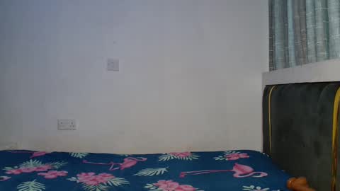 Taisy online show from November 2025 05:24:01 AM