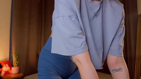 im Lally online show from September 2025 03:43:01 AM