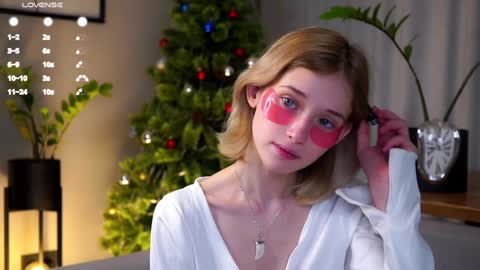 Mia online show from January 2025 01:32:01 AM