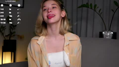 Mia online show from January 2025 01:29:01 AM