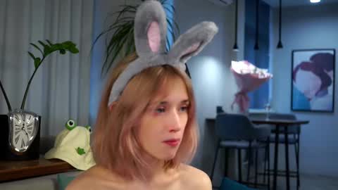 Mia online show from February 2025 07:56:01 AM