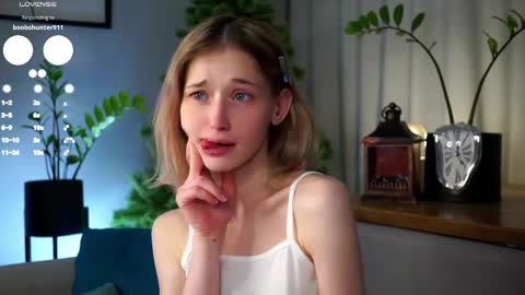 Mia online show from February 2025 12:58:01 AM