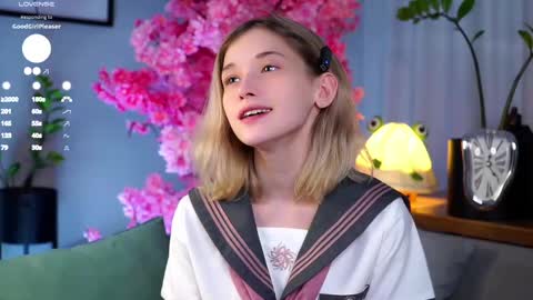 Mia online show from March 2025 05:53:02 AM