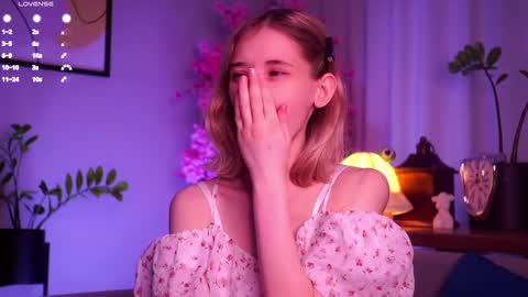 Mia online show from March 2025 03:19:01 AM