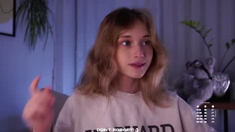 Mia online show from September 2025 01:39:01 AM