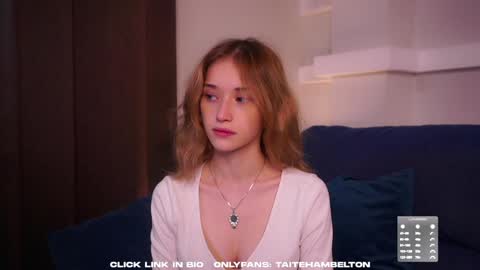 Mia online show from September 2025 02:06:01 AM