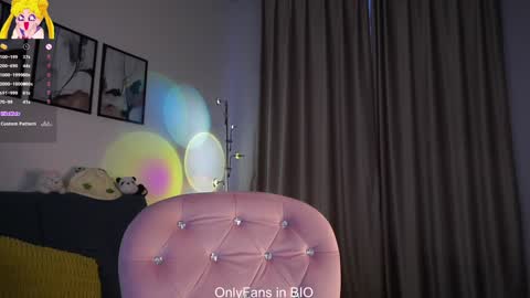 Mia online show from February 2026 02:07:02 AM