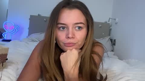 Talia online show from September 2025 03:17:02 PM