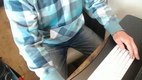 Snapshot of tallguy4unow chatting on March 2026 09:42:01 PM tallguy4unow online show from March 2026 09:42:01 PM