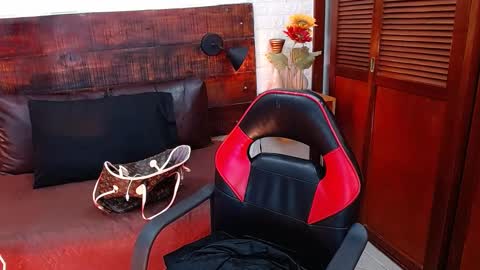    online show from December 2024 05:29:02 PM