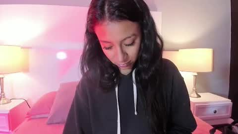 Tamy  online show from October 2025 01:18:02 PM