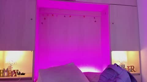 Tami online show from September 2025 07:36:02 PM