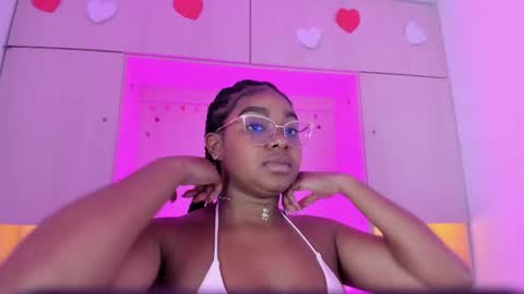 Tami online show from October 2025 07:56:01 PM