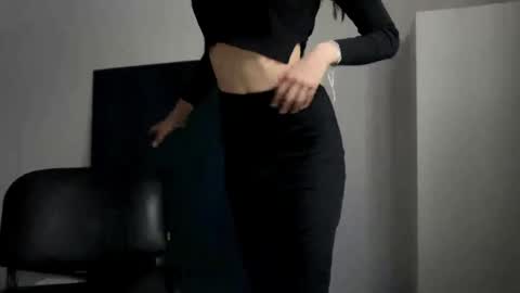 Kira online show from November 2025 06:45:02 AM