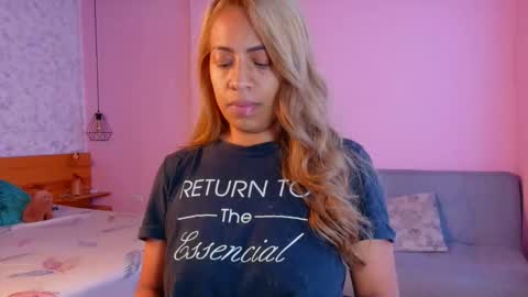 TAMARA  online show from November 2025 11:53:01 AM