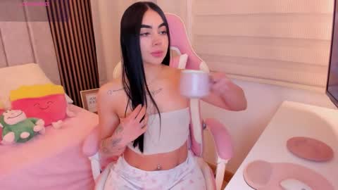 Tammy online show from November 2025 08:00:01 PM