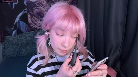 Lola online show from December 2025 07:09:01 PM