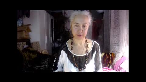 Milena online show from October 2025 01:22:02 PM