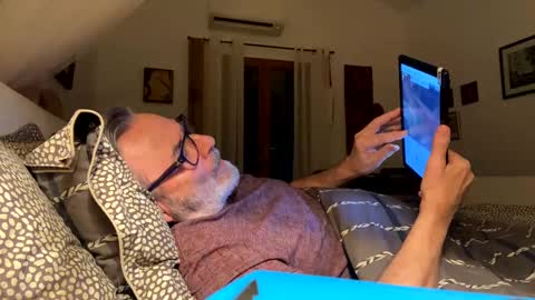 Dominique online show from January 2025 10:46:02 PM