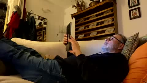 Dominique online show from January 2025 06:08:02 PM