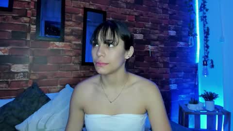 tania06 online show from September 2025 01:10:01 PM