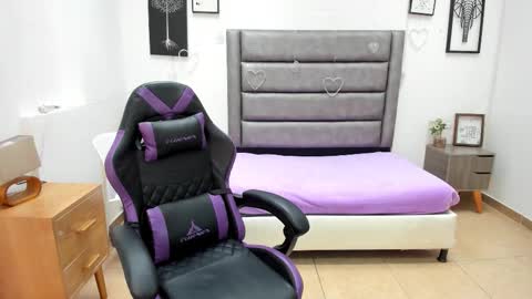 Tania  online show from February 2026 02:12:02 PM