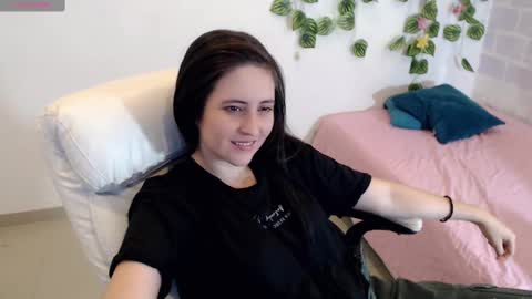 Tania  online show from November 2025 03:44:02 PM