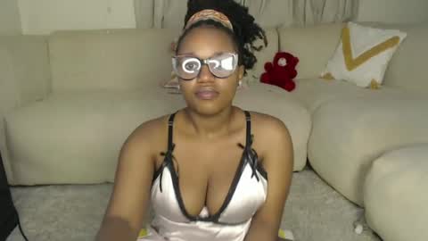 Snapshot of tannia004 chatting on July 2026 10:42:02 PM tania online show from July 2026 10:42:02 PM