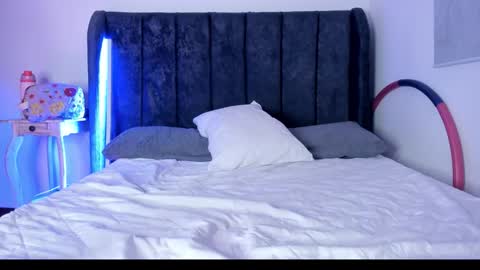 tara__ online show from November 2025 01:16:02 AM