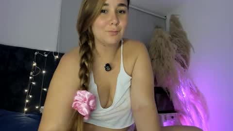 tara__ online show from April 2026 01:33:01 AM